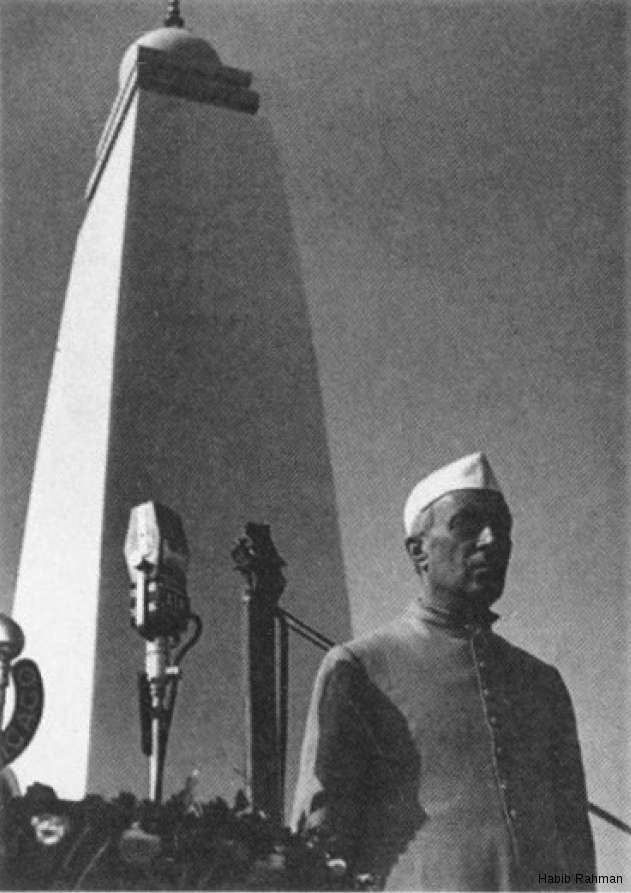 Jawaharlal Nehru at the Gandhi Memorial, Calcutta
